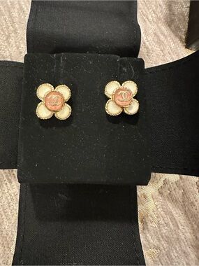 CHANEL Cream Petal Earrings with Pink Center and Gold Trim